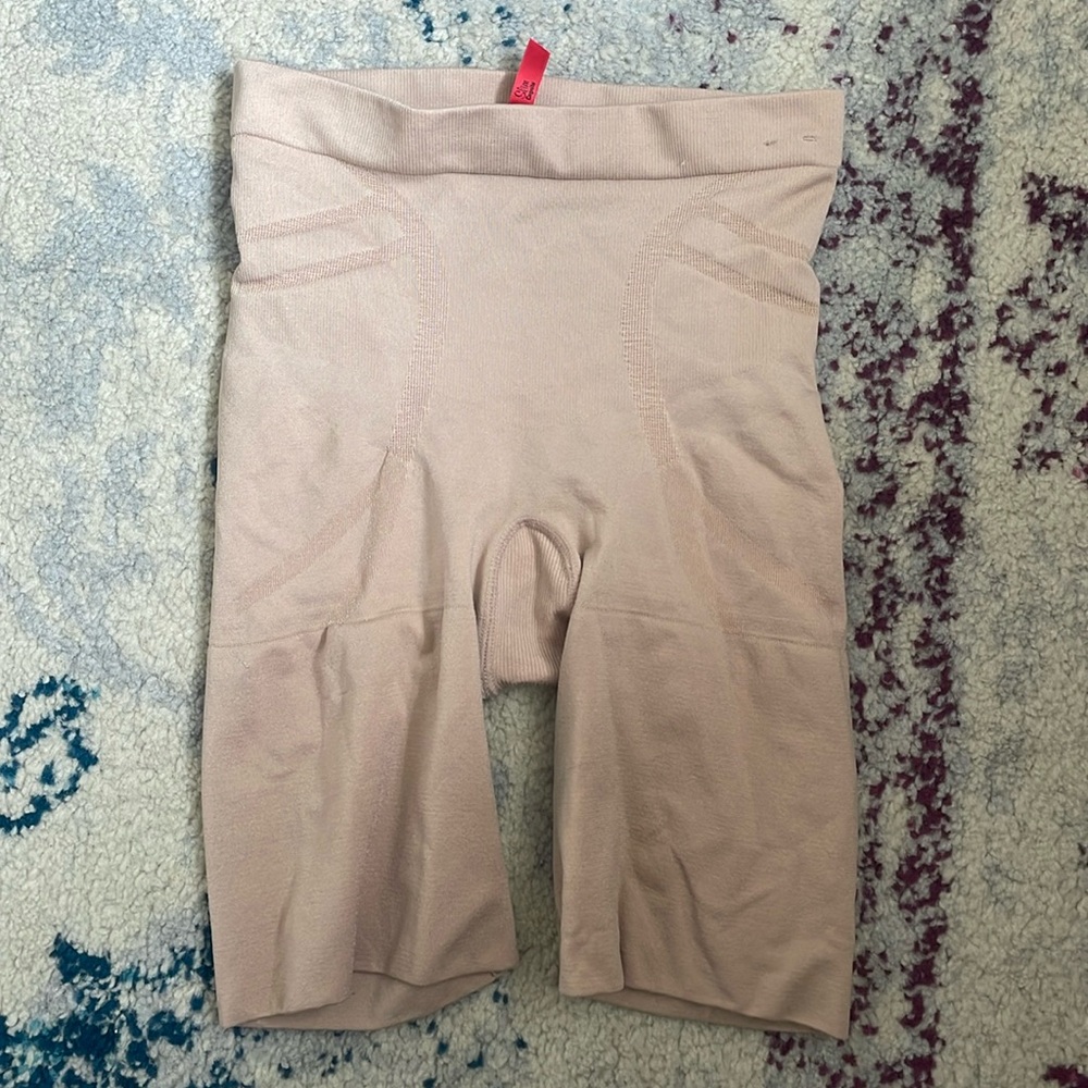 SPANX Slim Cognito High Waist Mid Thigh Shaping Short